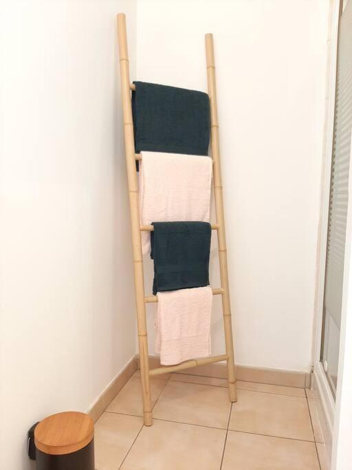 Apartment Proche Aeroport A Pied, Le Reve Rose.